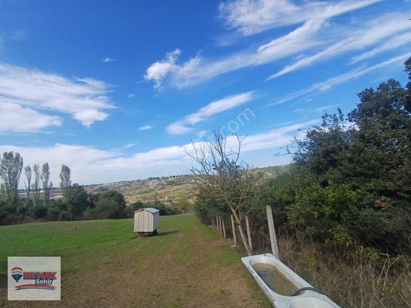 Remax Şehirden Akköyde Gelişim Konut Alanında Satılık Tarla — fotoğraf 2