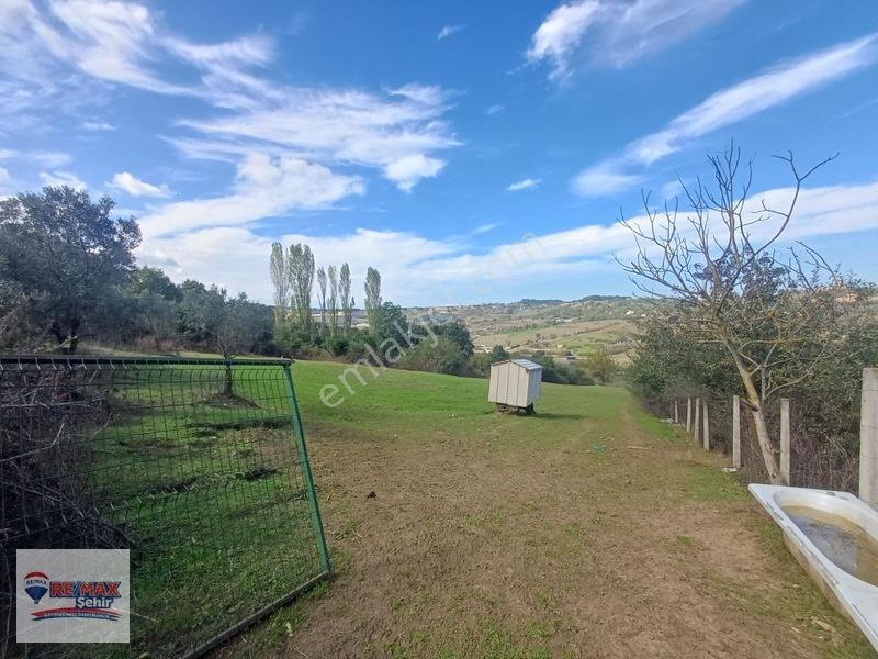 Remax Şehirden Akköyde Gelişim Konut Alanında Satılık Tarla — fotoğraf 3