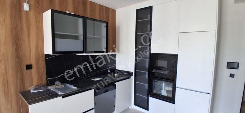 Seçenekli Gamador Parla Buyuk Tıp Balkonlu Satılık 1+1 — fotoğraf 2