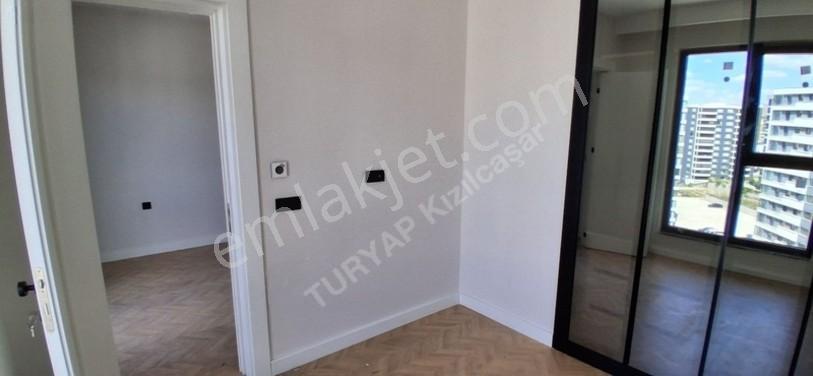 Seçenekli Gamador Parla Buyuk Tıp Balkonlu Satılık 1+1 — fotoğraf 11