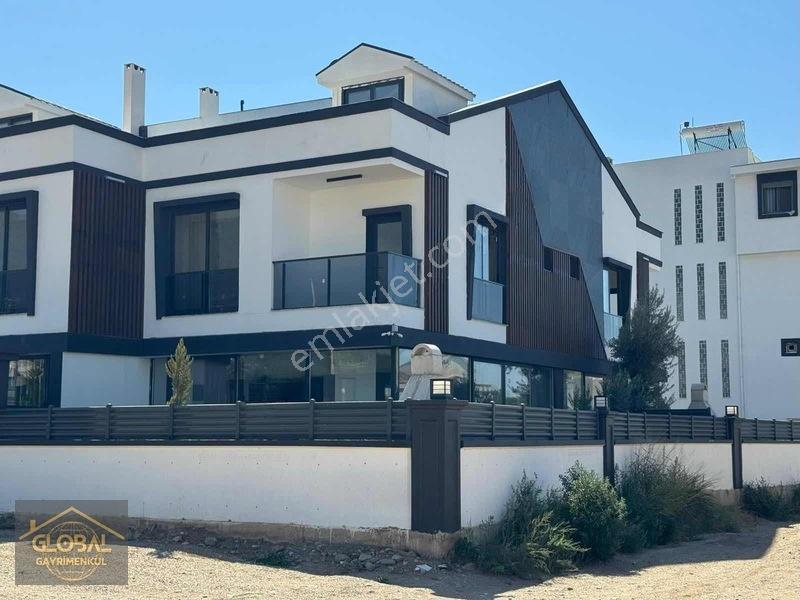 Özderede Denize 200m Büyük Bahçeli Köşe Villa — fotoğraf 30