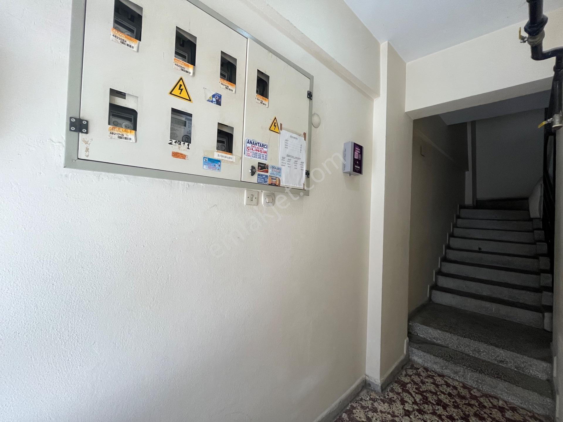 Nazilli Hürriyet Caddesi Üzerinde Satılık 3+1 Daire Konumuyla Emsalsiz — fotoğraf 2