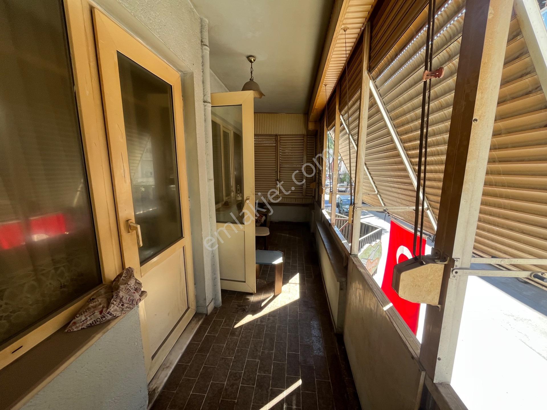 Nazilli Hürriyet Caddesi Üzerinde Satılık 3+1 Daire Konumuyla Emsalsiz — fotoğraf 14