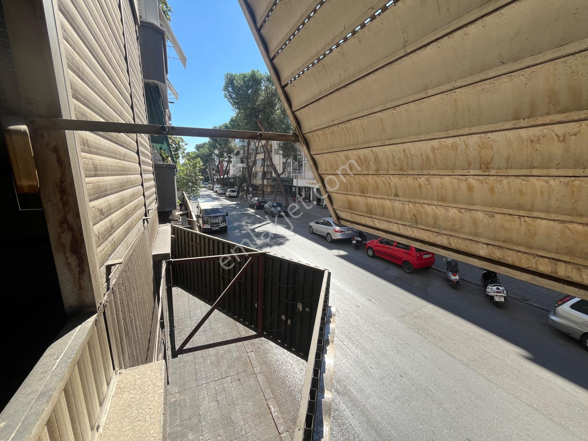 Nazilli Hürriyet Caddesi Üzerinde Satılık 3+1 Daire Konumuyla Emsalsiz — fotoğraf 15