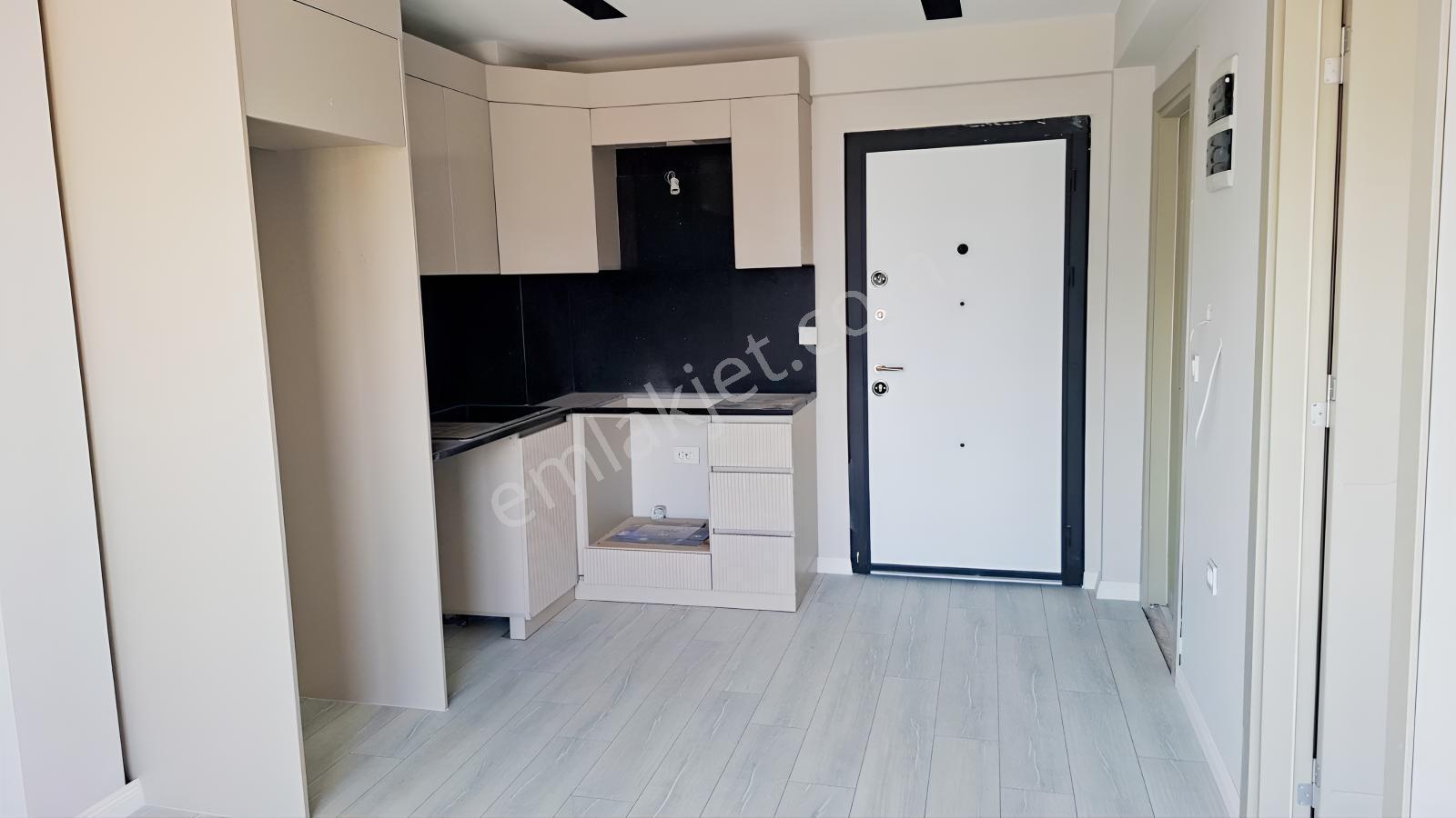 Buca Koop.Mah.Site İçi Sıfır (1+1) Satılık Daire