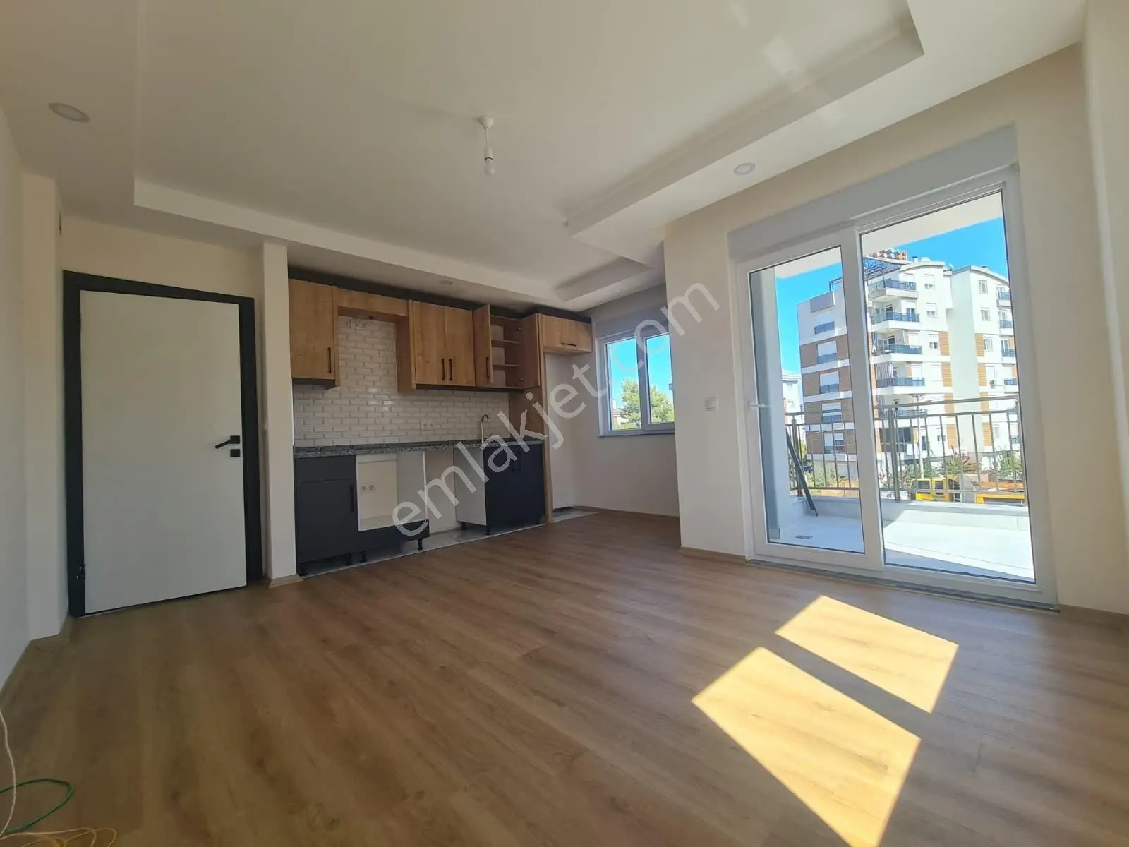 Aydoğmuş Mah.sıfır Asansörlü 1.kat 1+1 70 M² Daire — fotoğraf 2