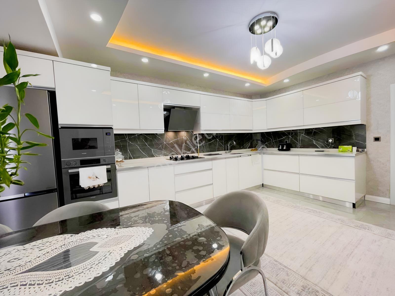 Edip Erdem Emlak'tan Site İçinde Satılık 3.5+1 Lüx Daire — fotoğraf 9
