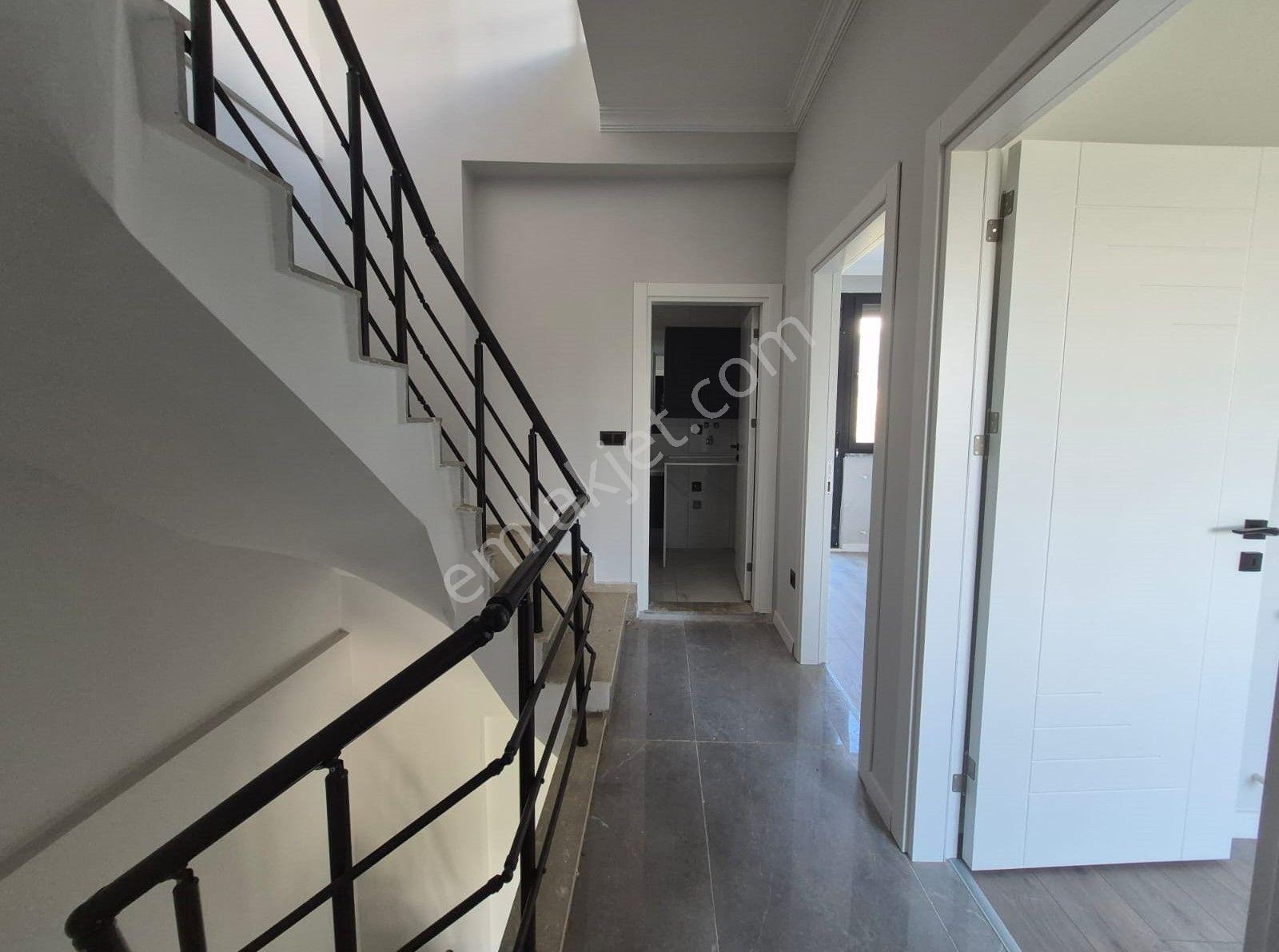 Güre'de Satılık Sıfır Bahçeli Villa — fotoğraf 29