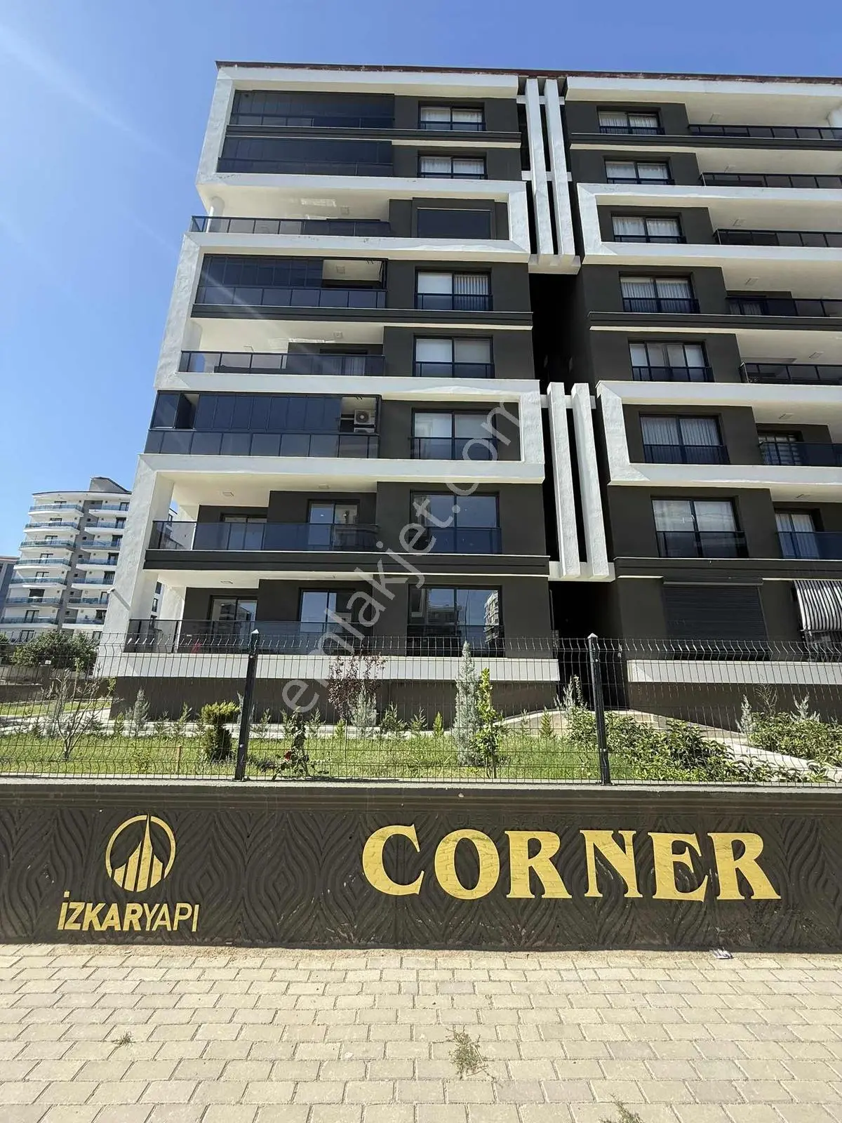 Zafer'de İzkar Corner'de 3+1 Daire, Giyinme Odalı, Lüks — fotoğraf 2