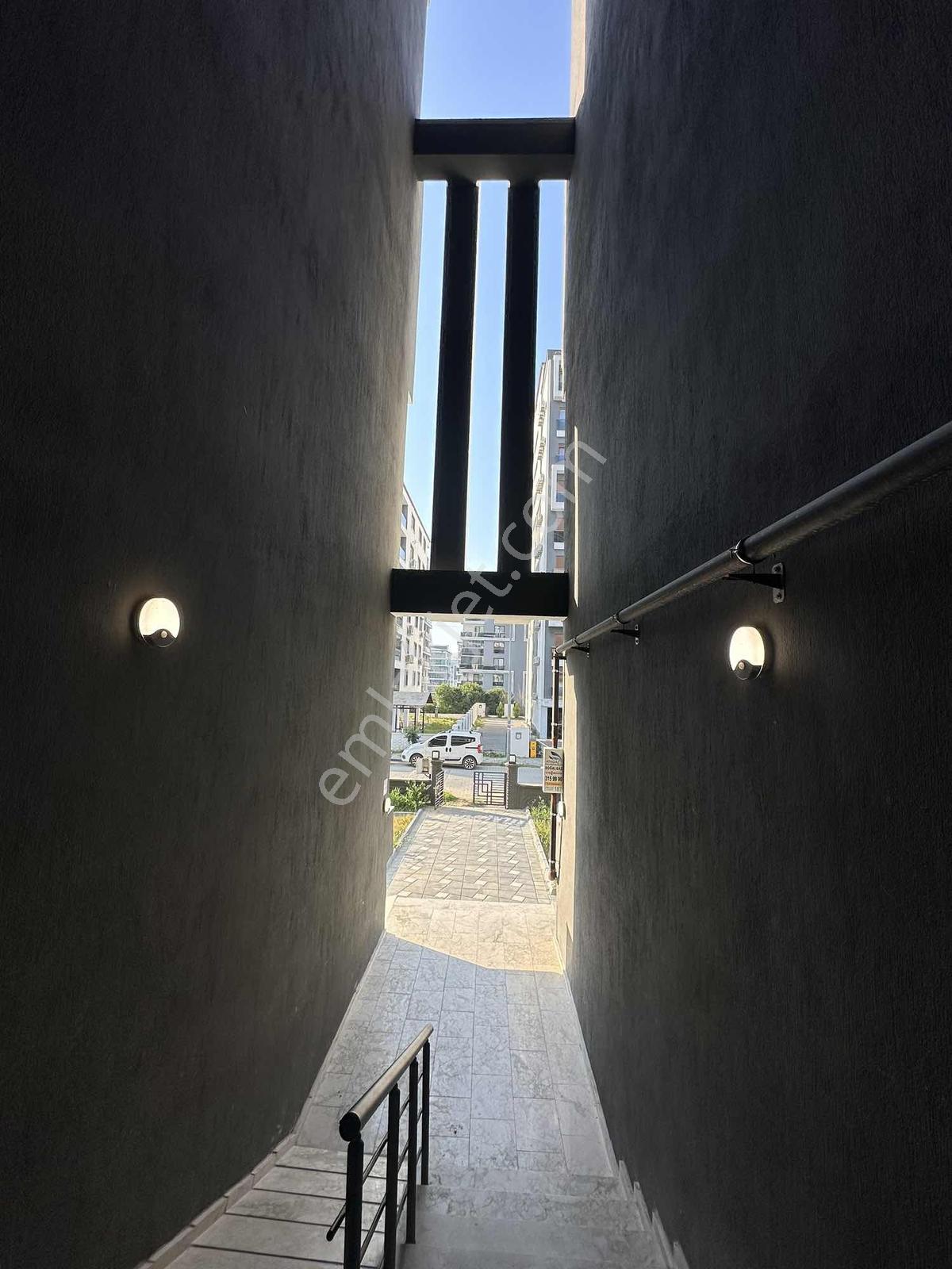 Zafer'de İzkar Corner'de 3+1 Daire, Giyinme Odalı, Lüks — fotoğraf 9