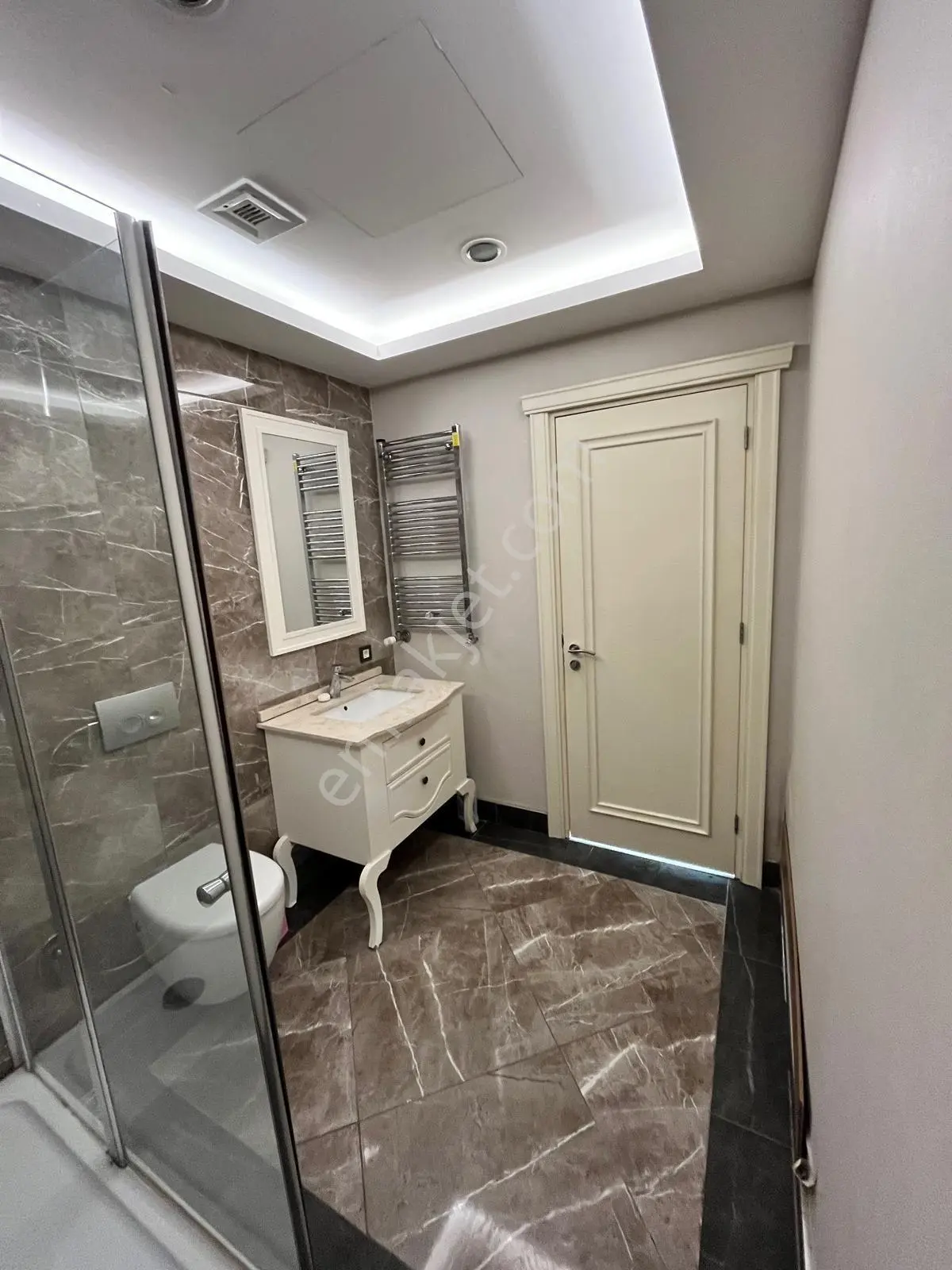 Kiptaş Venezia Mega Satılık Boş Temiz Ferah 1+1 Daire — fotoğraf 6
