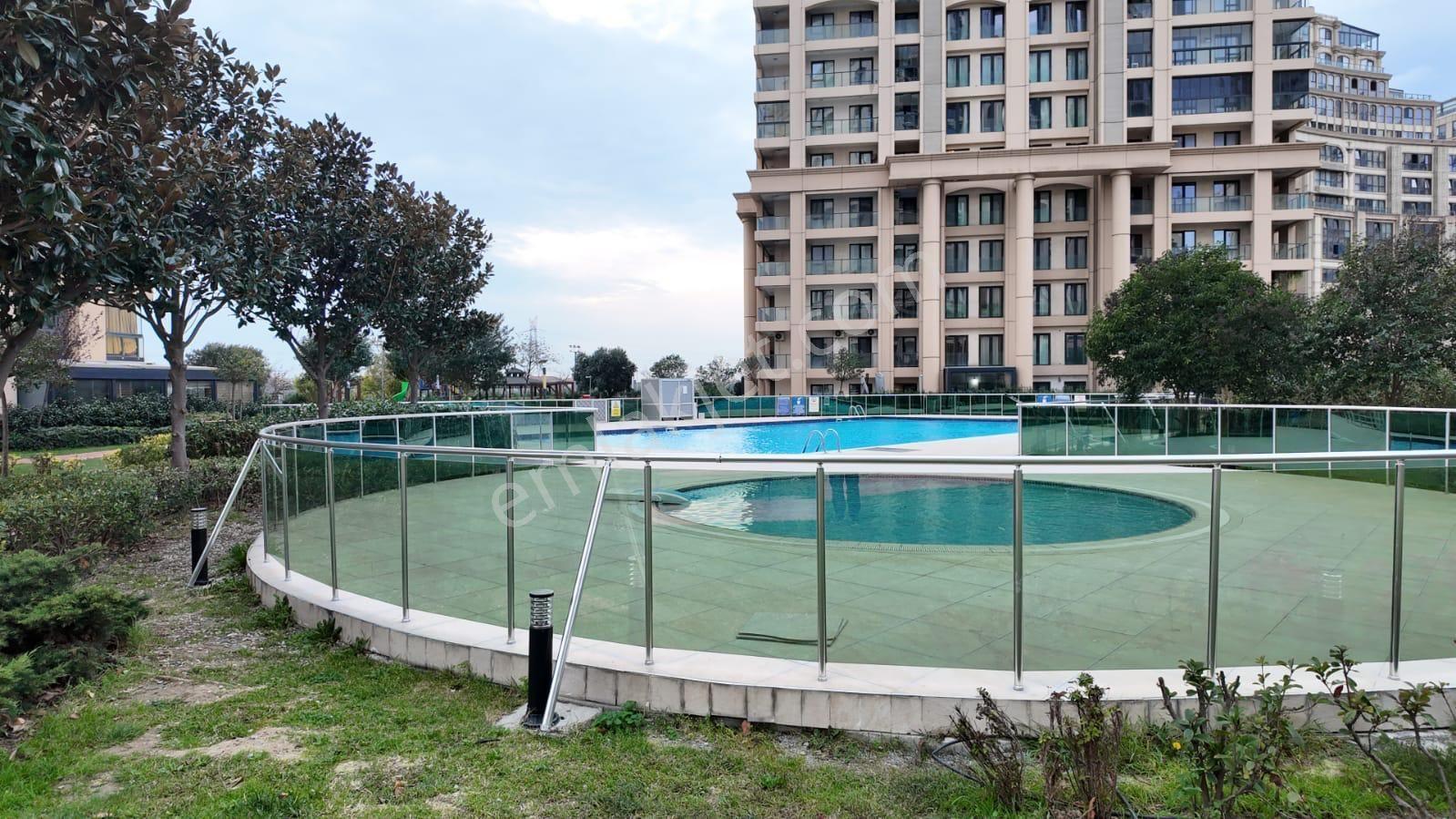 Kiptaş Venezia Mega Satılık Boş Temiz Ferah 1+1 Daire — fotoğraf 13
