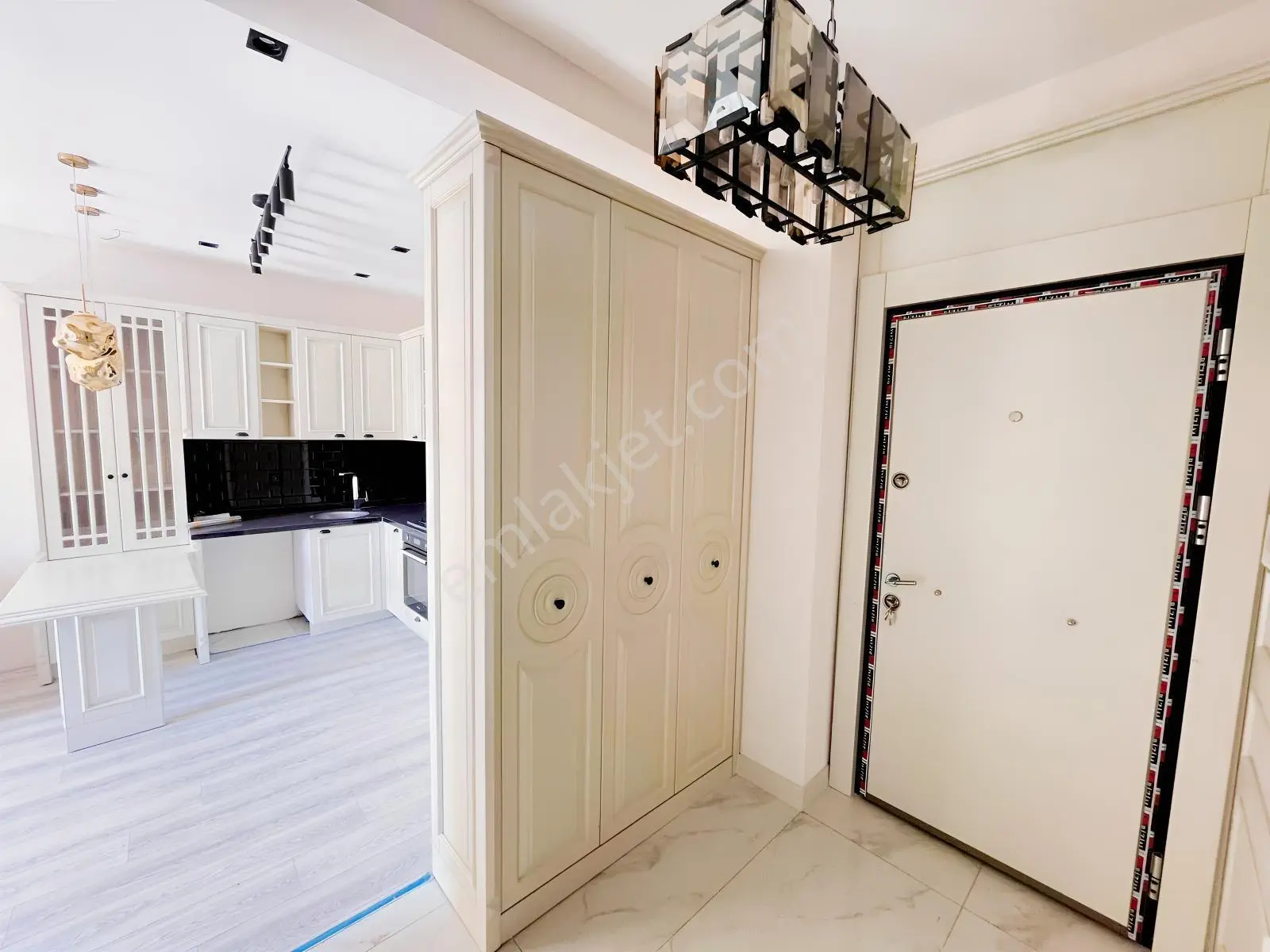 2+1 Jakuzili Full Eşyalı İskan+havuzlu Denize 150 M Lüks Premium — fotoğraf 16