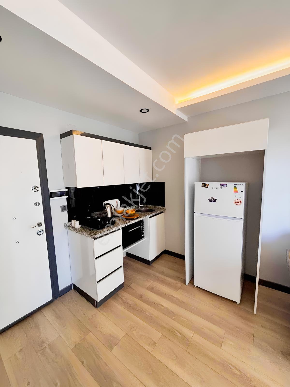 Çınarlı'da Bulvar Yanı Villa Conceptli Bahçeli 1+1 Eşyalı Satılı — fotoğraf 5