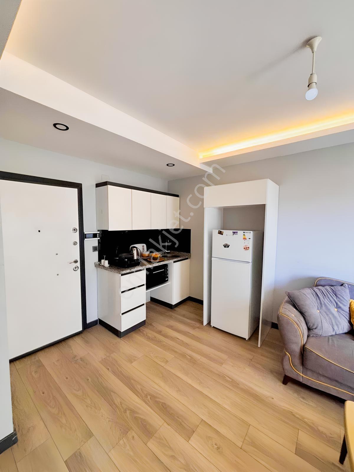Çınarlı'da Bulvar Yanı Villa Conceptli Bahçeli 1+1 Eşyalı Satılı — fotoğraf 11