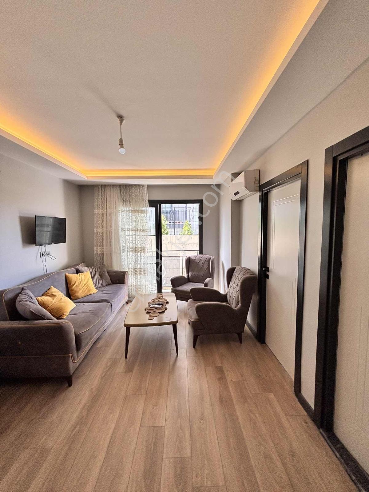 Çınarlı'da Bulvar Yanı Villa Conceptli Bahçeli 1+1 Eşyalı Satılı — fotoğraf 14