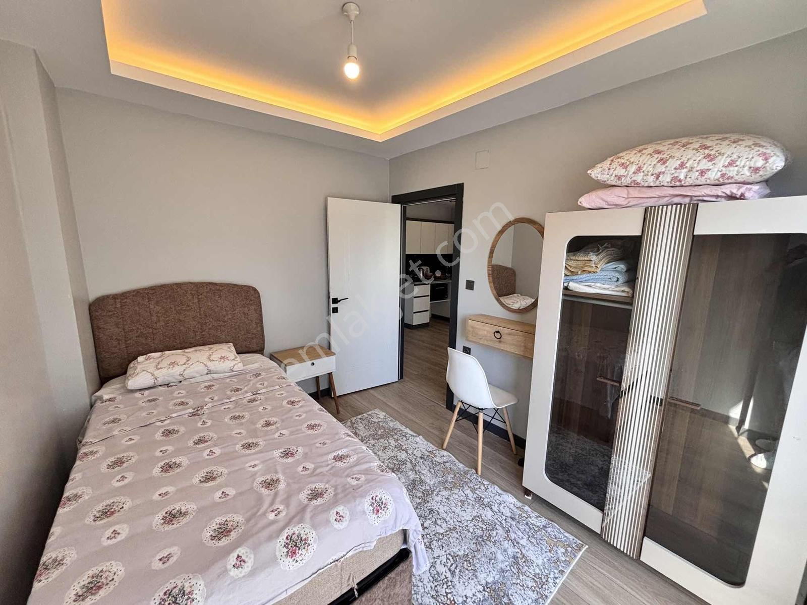 Çınarlı'da Bulvar Yanı Villa Conceptli Bahçeli 1+1 Eşyalı Satılı — fotoğraf 25
