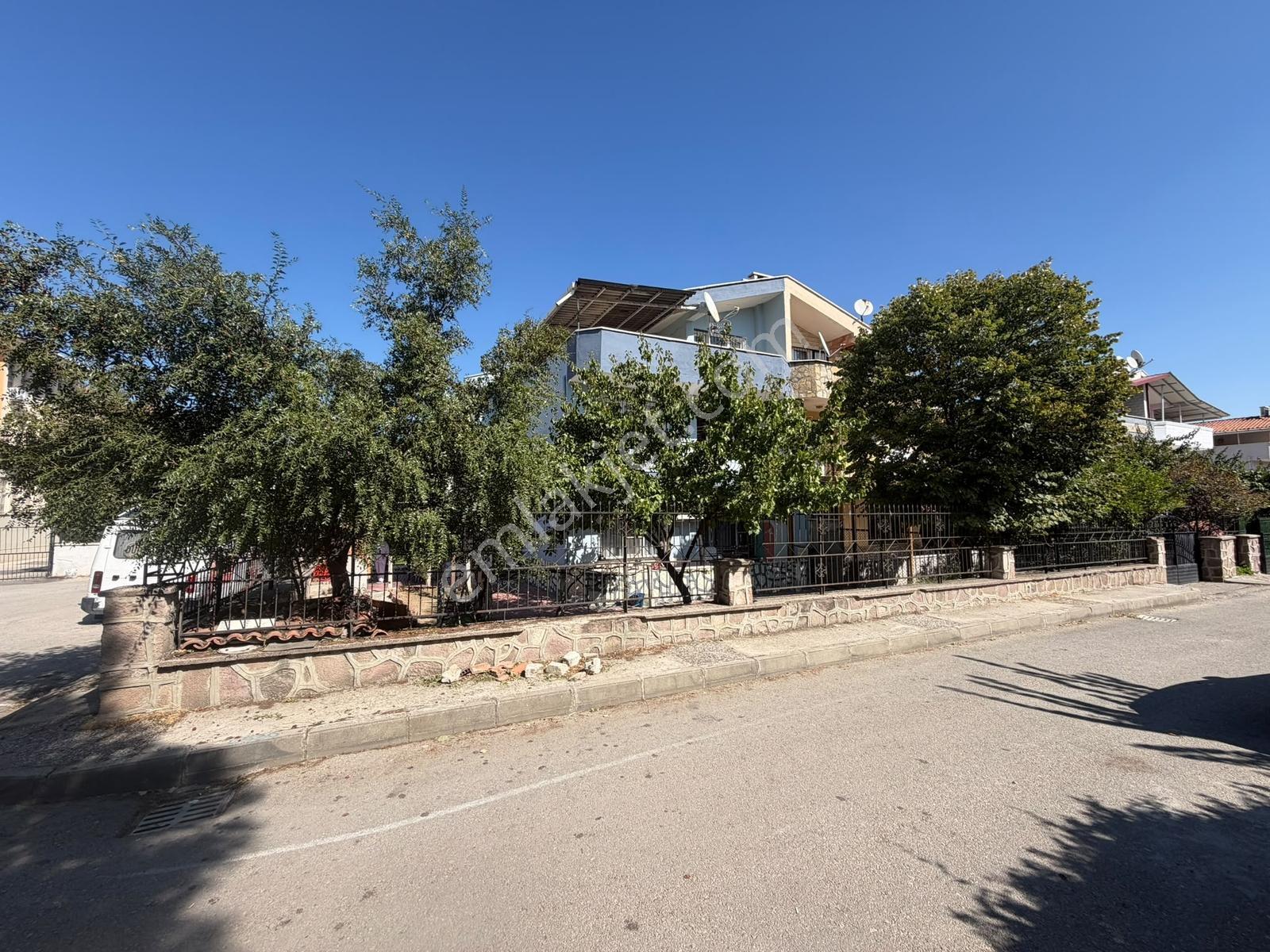 Manisa Yunusemre Güzelyurt Satılık Villa 5+1 Tripleks — fotoğraf 2