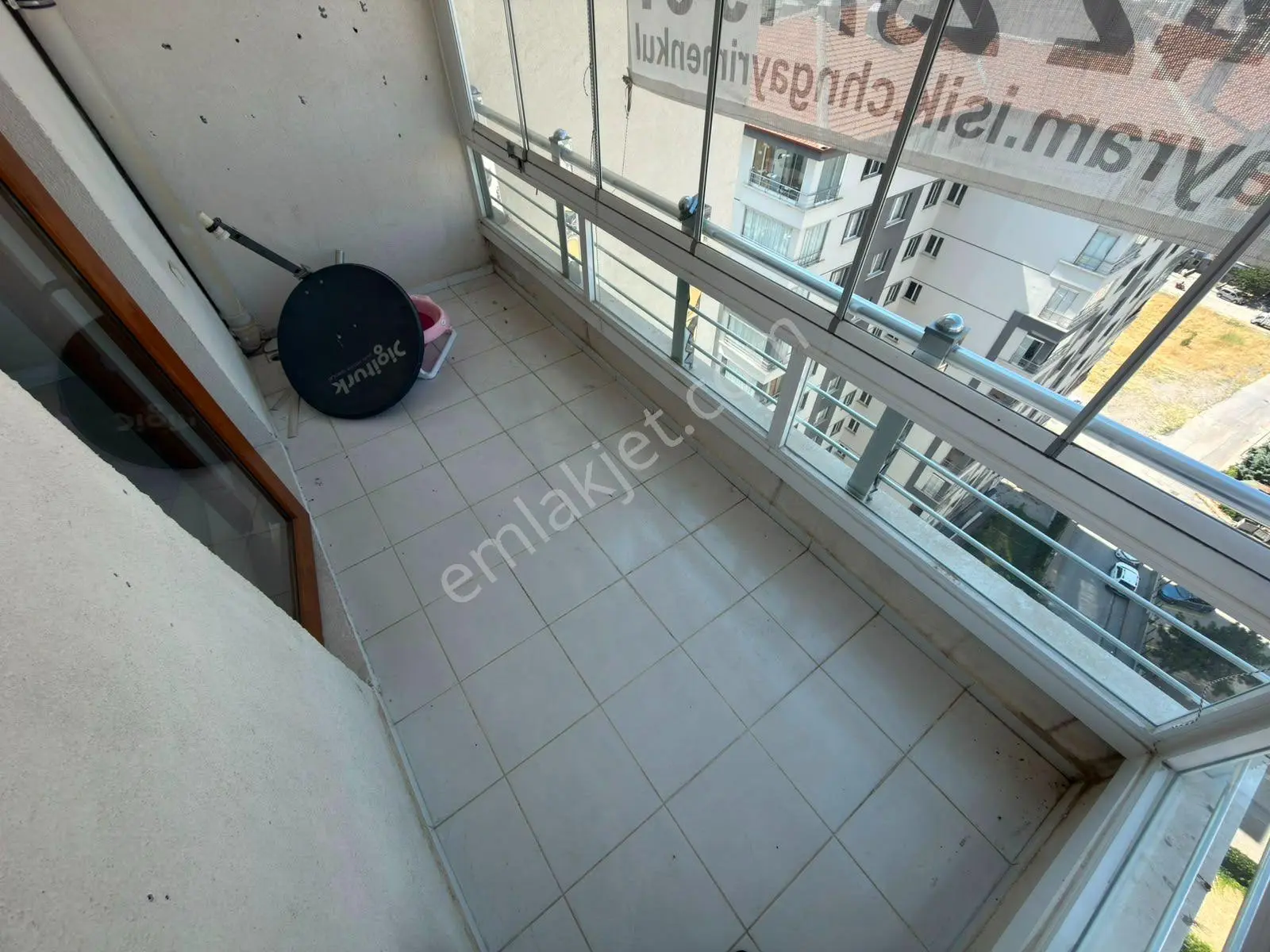 Kariyer'den Site İçinde Yüksek Katta Balkonlu Manzara 3+1 Daire — fotoğraf 22