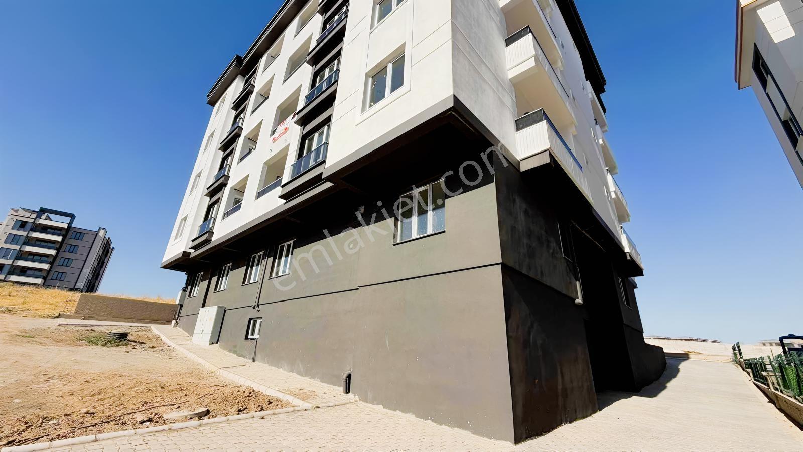 Edip Erdem Emlak'tan Satılık 1+1 Lüx Daire — fotoğraf 2