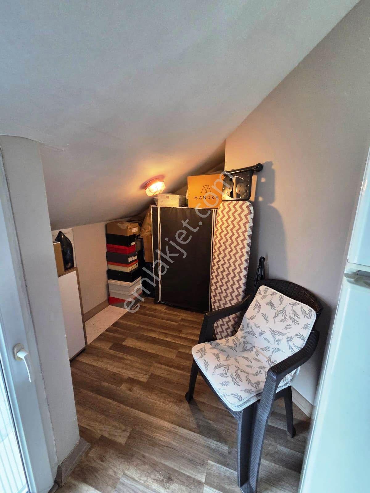 Armağanevler Akdeniz Cadd.cephe 17 Yıllık 115m2 Satılık Dubleks — fotoğraf 13