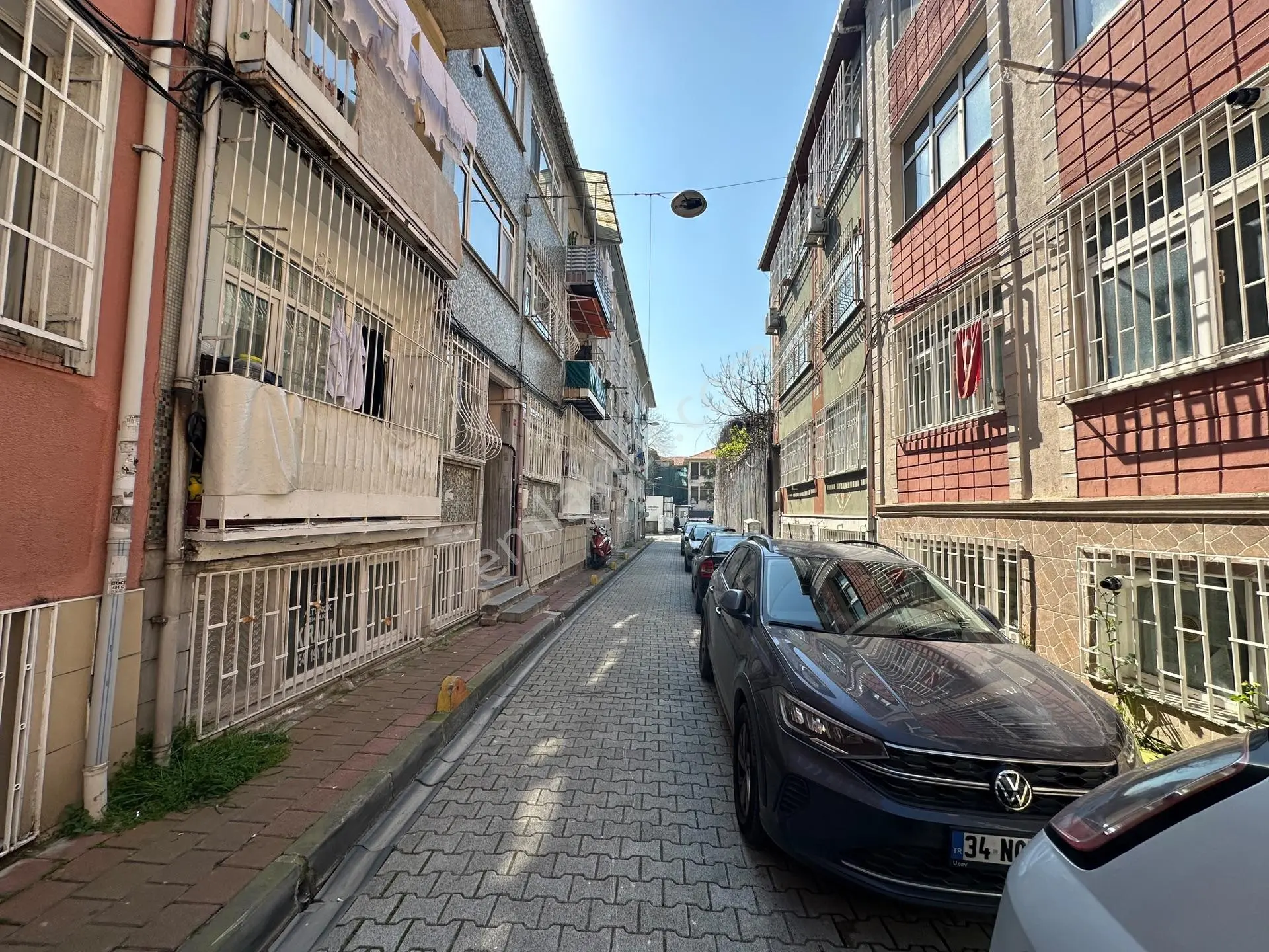 Fatih Aksaray'da Satılık 2+1 Merkezi Konumlu Daire — fotoğraf 2