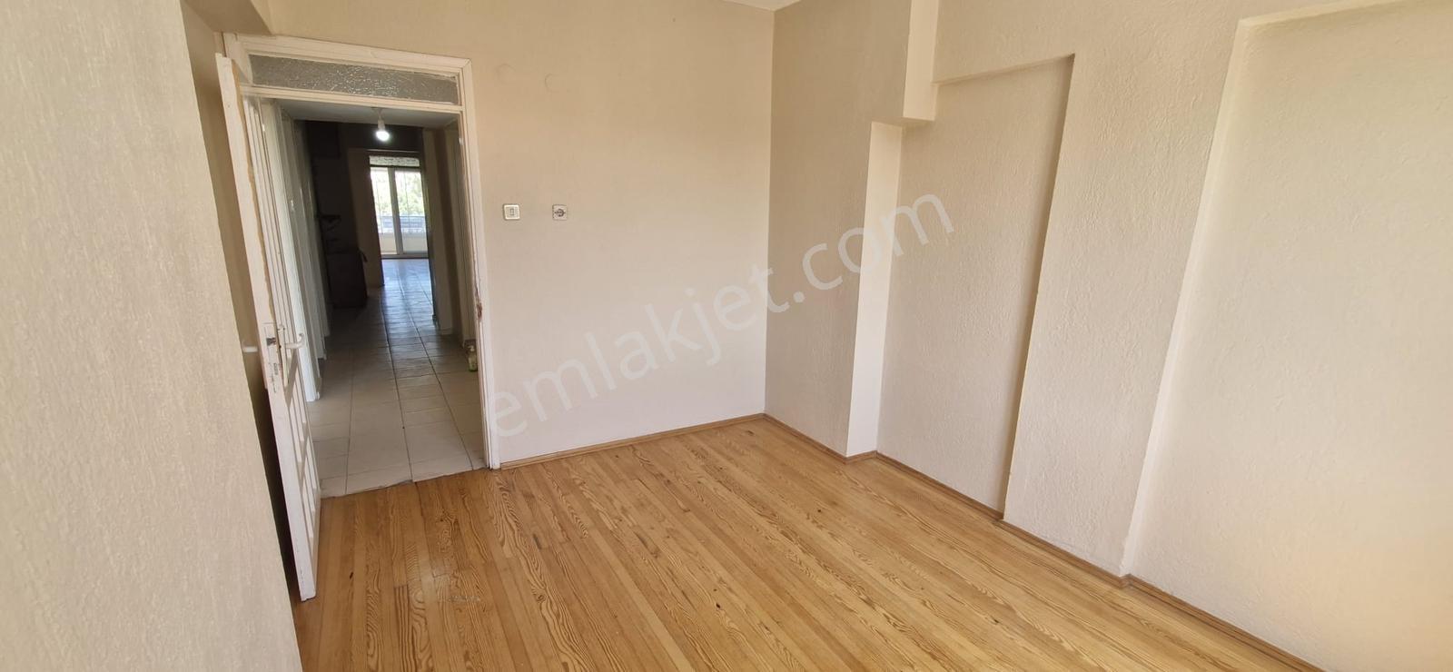 C.b. Route | Bergama'da Merkezi Konumda Satılık 3+1 Geniş Daire — fotoğraf 9