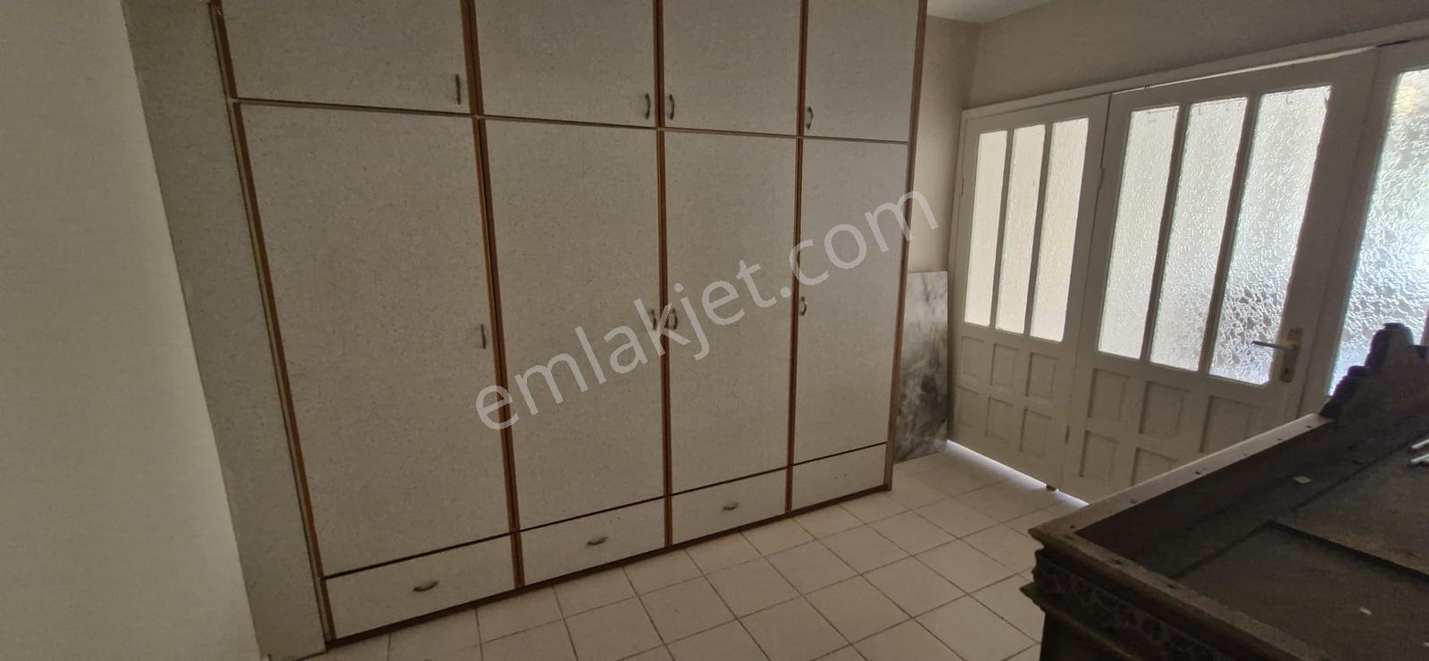 C.b. Route | Bergama'da Merkezi Konumda Satılık 3+1 Geniş Daire — fotoğraf 14