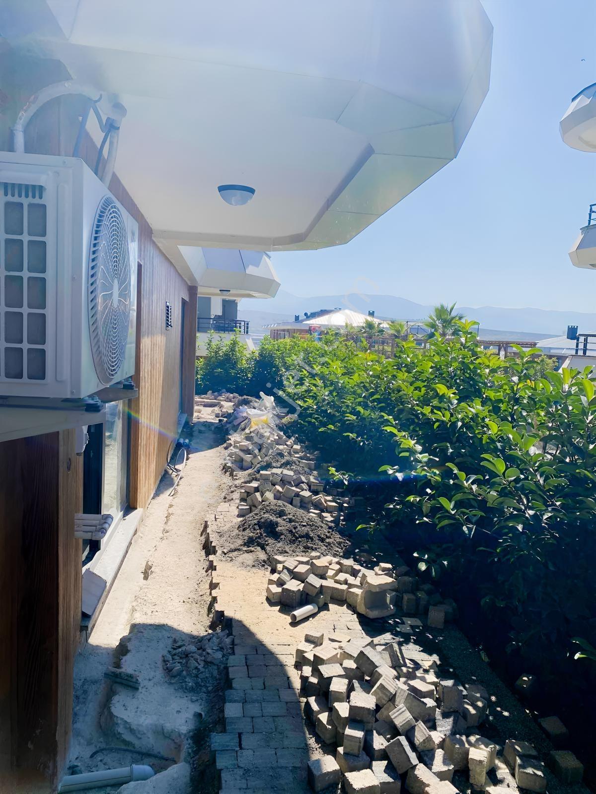 Yüzme Havuzlu Tek Kat 4+1 — fotoğraf 21