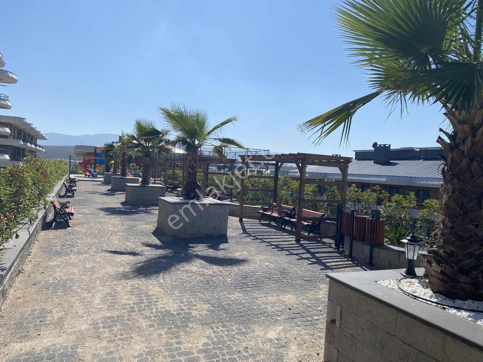 Yüzme Havuzlu Tek Kat 4+1 — fotoğraf 32