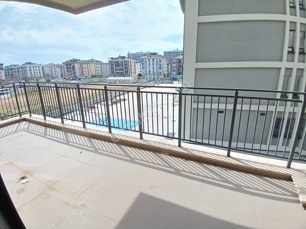 West İstanbul Marinaya Yakın 4.5+1 Yeni Sitede Sıfır Daire — fotoğraf 7