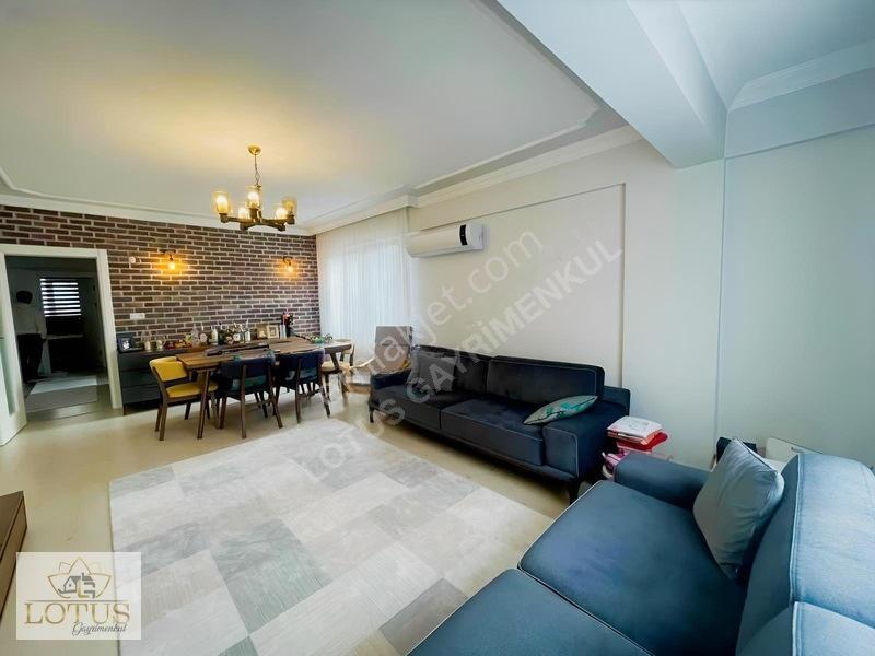 İzmit Plajyolu Merkezi Konum 135 M2 Arakat Satılık Daire