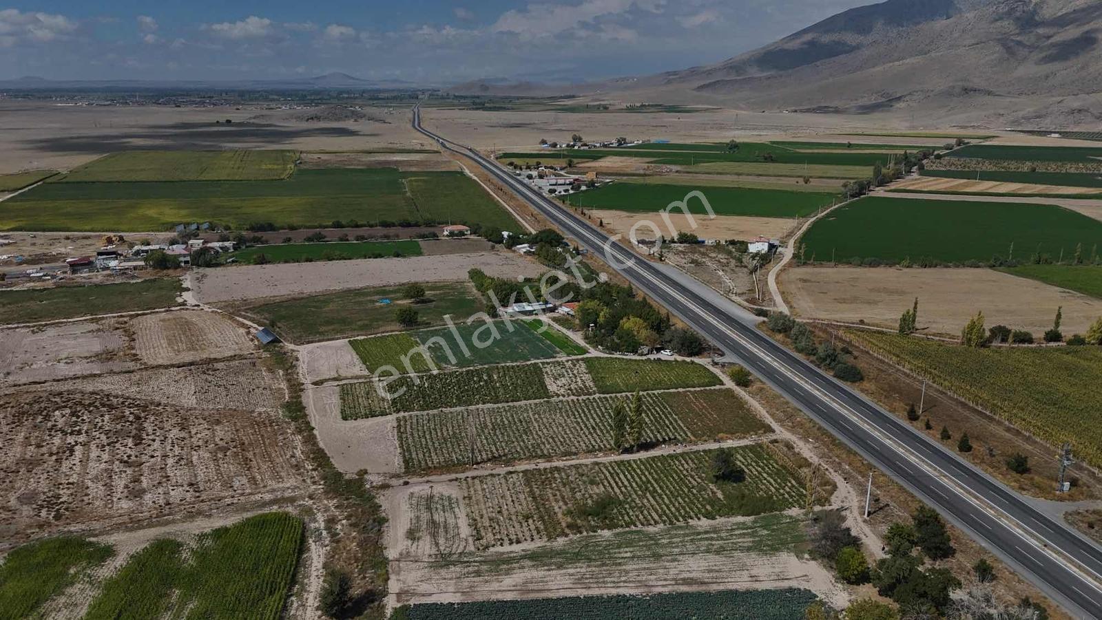 Emin Emlak Niğde Gebere Yola Cephe 8 Dönüm Satılık Tarla — fotoğraf 11