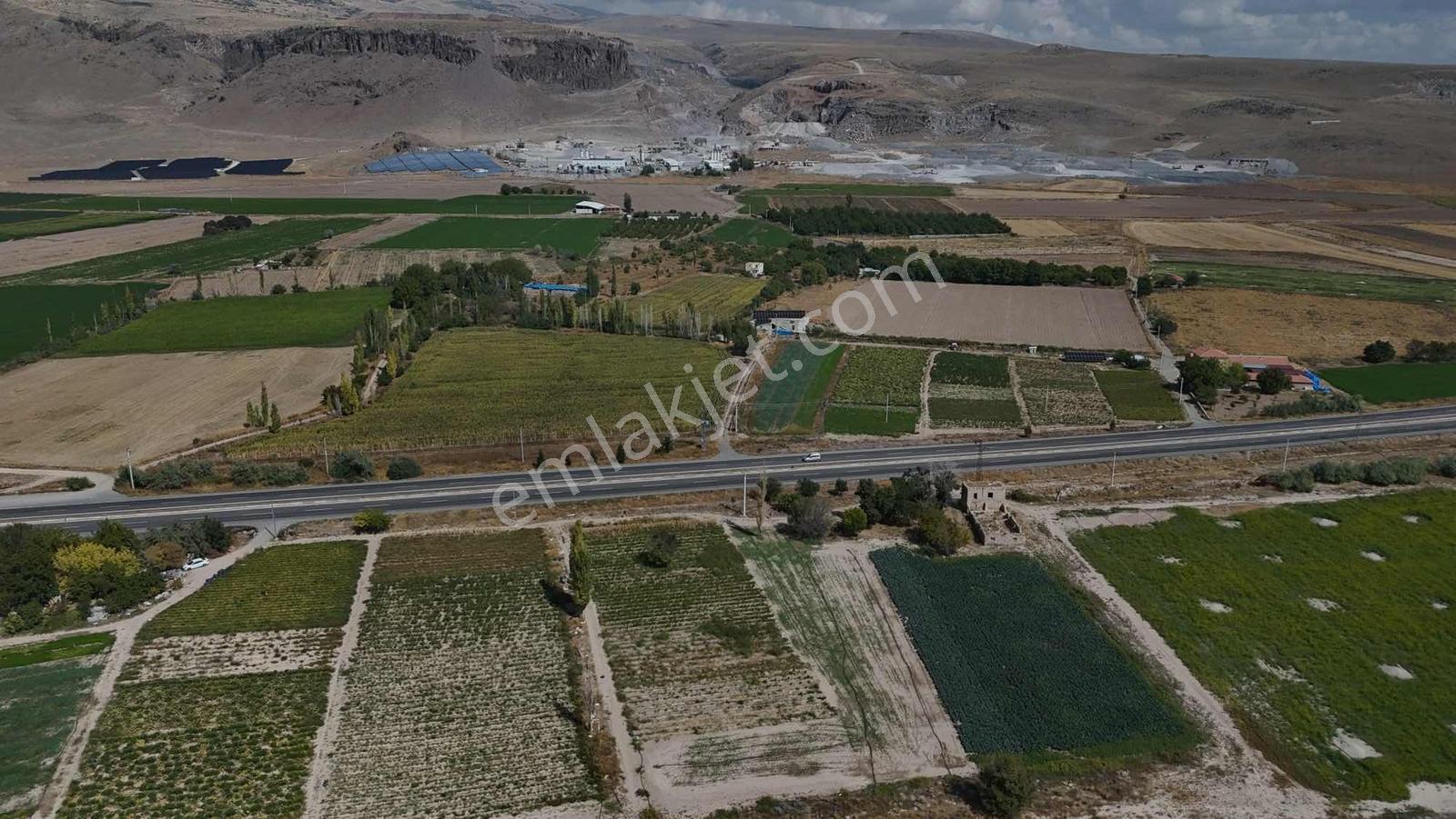 Emin Emlak Niğde Gebere Yola Cephe 8 Dönüm Satılık Tarla — fotoğraf 17