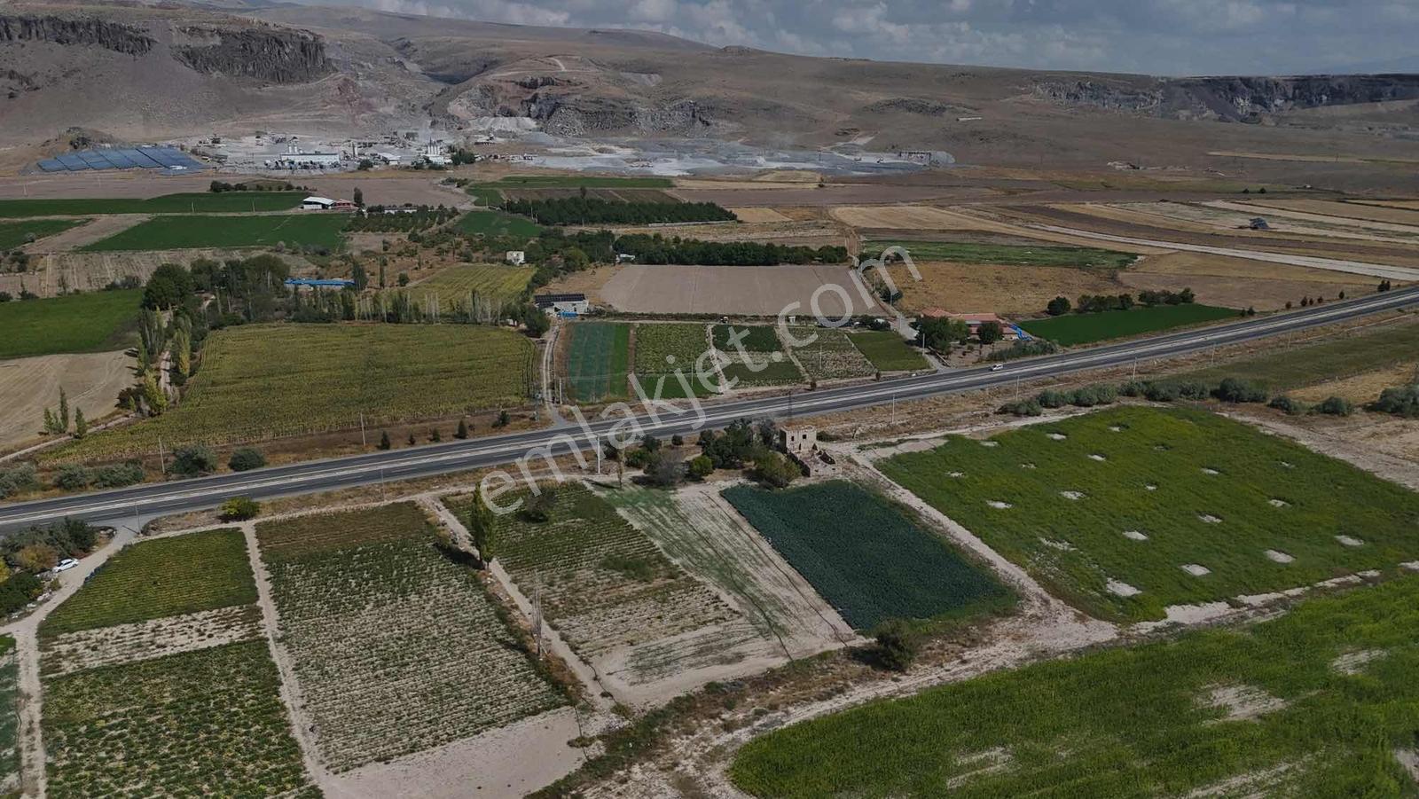 Emin Emlak Niğde Gebere Yola Cephe 8 Dönüm Satılık Tarla — fotoğraf 19