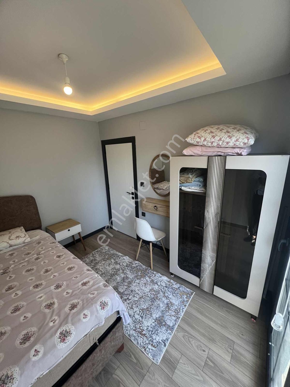 Kulepark~farkıyla~çınarlıda~bulvar~üzeri~villa~tipli~bahçeli~1+1 — fotoğraf 19