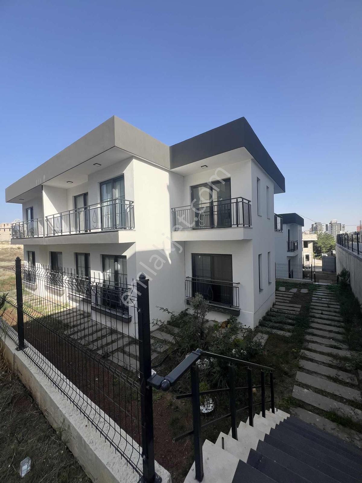 Kulepark~farkıyla~çınarlıda~bulvar~üzeri~villa~tipli~bahçeli~1+1 — fotoğraf 30