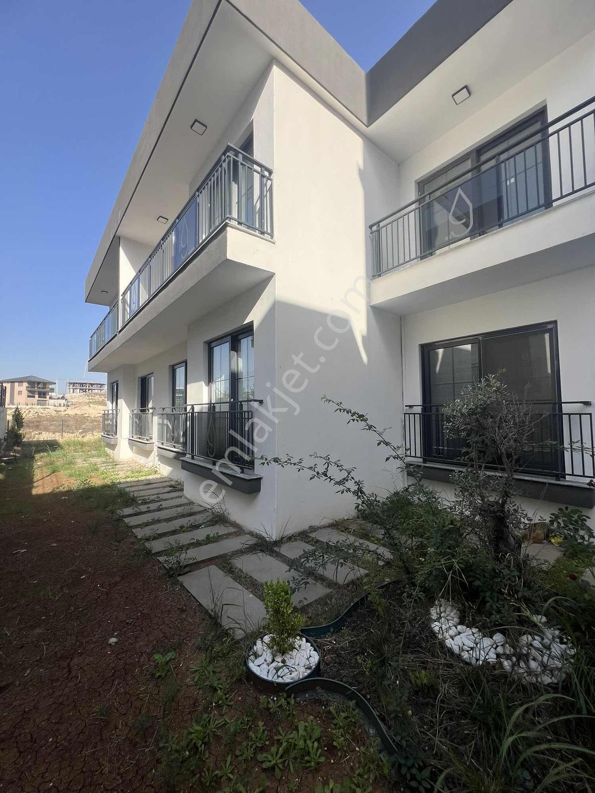 Kulepark~farkıyla~çınarlıda~bulvar~üzeri~villa~tipli~bahçeli~1+1 — fotoğraf 32