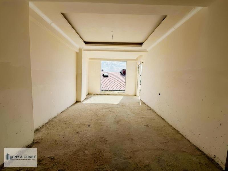 Güney Emlak'tan 2+1 Cadde Üstü Satılık Daıre — fotoğraf 2