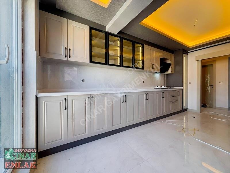 Çınar'dan Malazgirt'de Lüks Yapılı Çift Balkon 3+1 Sıfır Daire — fotoğraf 2