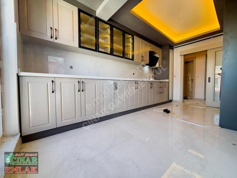 Çınar'dan Malazgirt'de Lüks Yapılı Çift Balkon 3+1 Sıfır Daire — fotoğraf 4