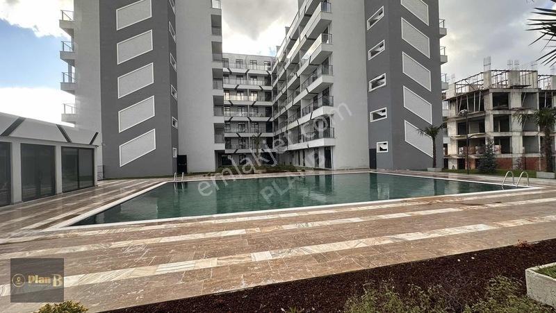 Yelkent Alfa Sitesinde Satılık 1+0 Havuz Manzaralı Hazır Eşyalı — fotoğraf 2