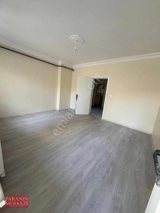 Muhteşem Konumda Komple Yenilenmiş Geniş 1+1 Daire — fotoğraf 3