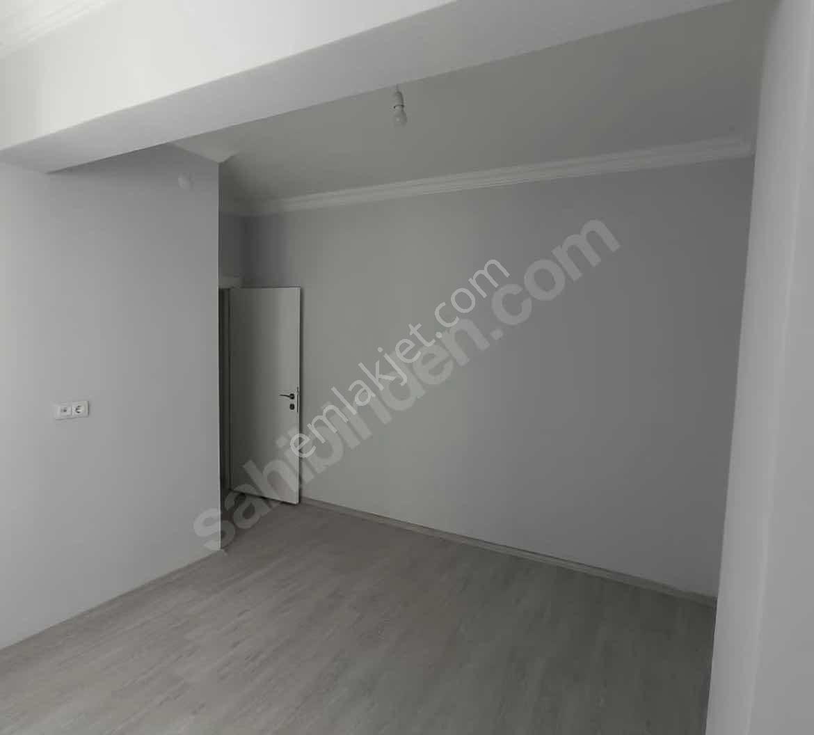 Rota'dan Ofis Rızvanağa Caddesinde Satılık 2+1 Daire — fotoğraf 3