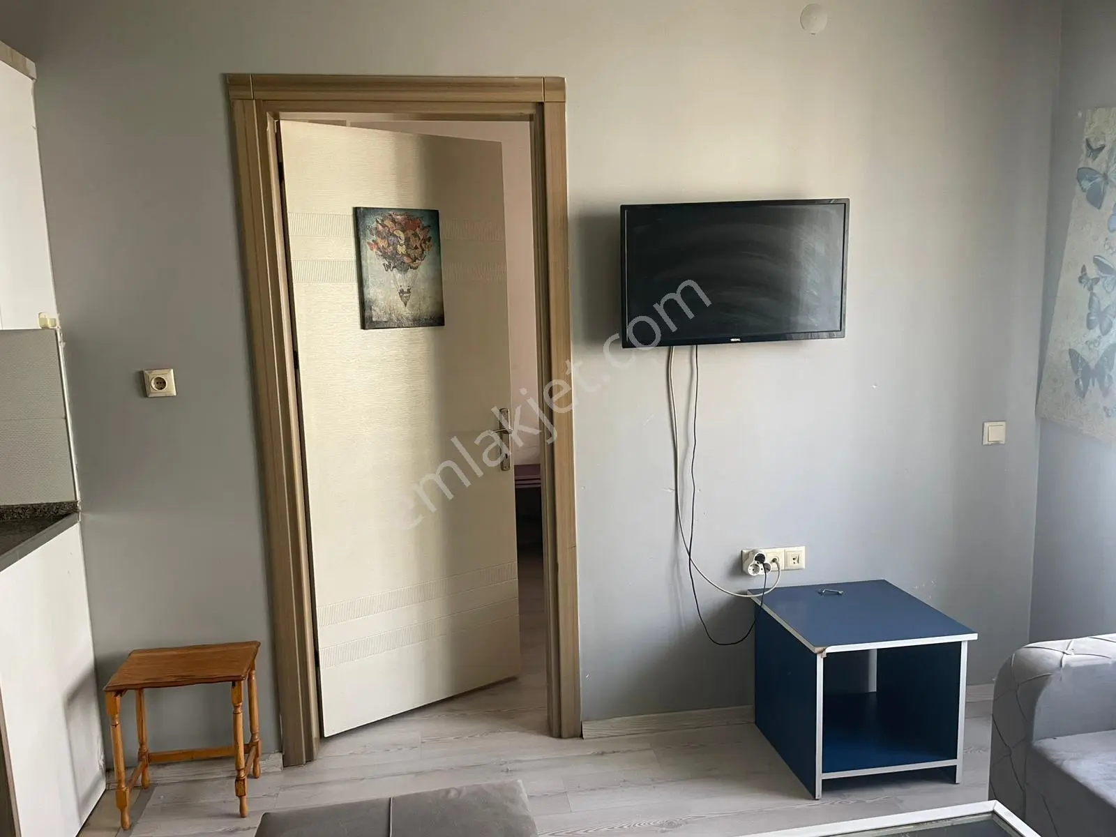 Nazilli Sümer Mah.1+1 Eşyalı ,ara Kat Satılık Daire — fotoğraf 3