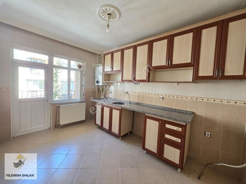 Yıldırım Emlak'tan Atatürk Cad. Uzerınde 3+1 Yenı Yapım Daire — fotoğraf 2