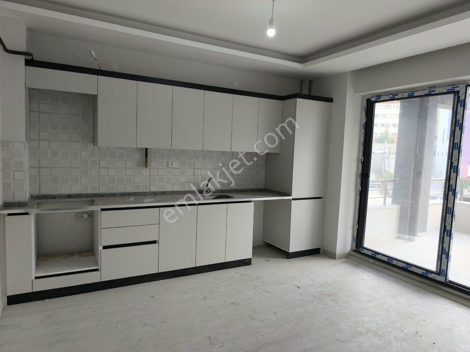 Pex Ankadan Tecde Cad Üzeri Opet Karşısı Satılık 3+1 Sıfır Daire