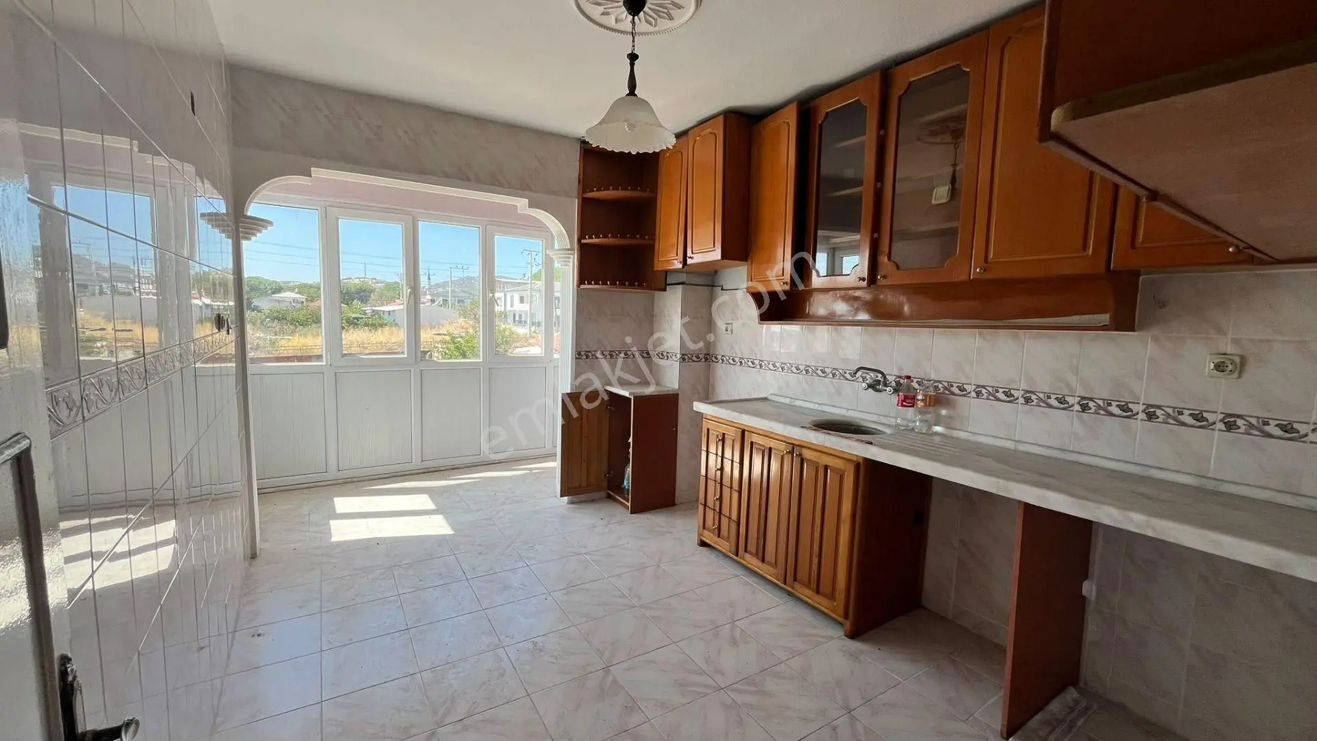 Bergama Kadriye'De 600M² Bahçe İçinde, 2 Adet 3+1 Daire