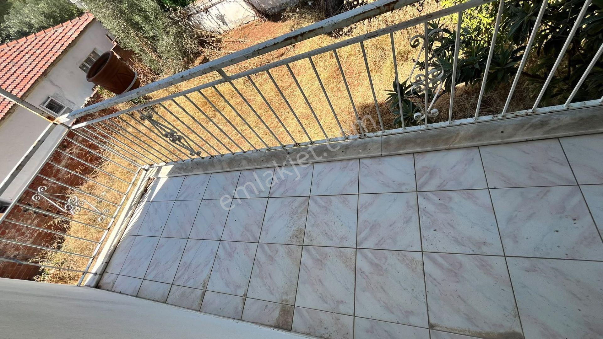 Bergama Kadriye'de 600m² Bahçe İçinde, 2 Adet 3+1 Daire — fotoğraf 6