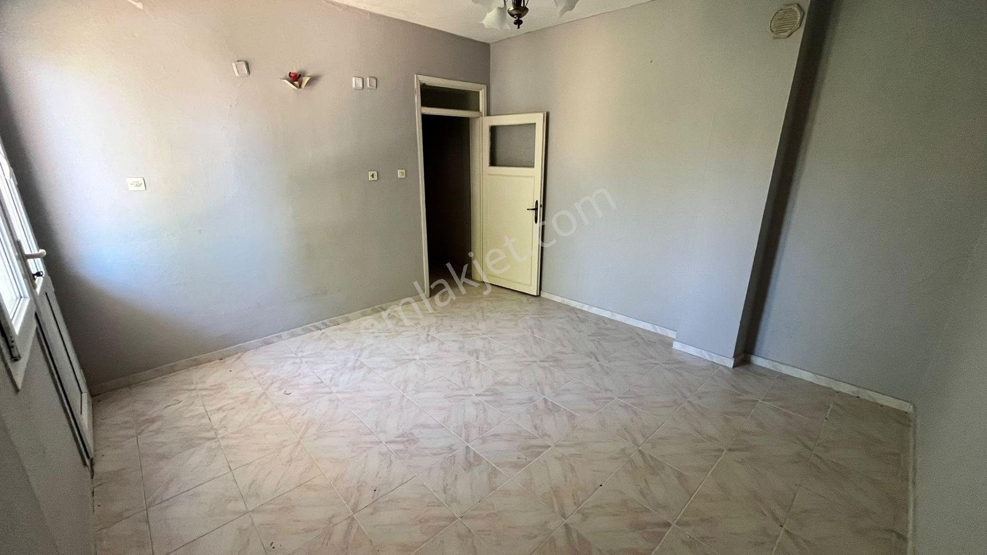 Bergama Kadriye'de 600m² Bahçe İçinde, 2 Adet 3+1 Daire — fotoğraf 7